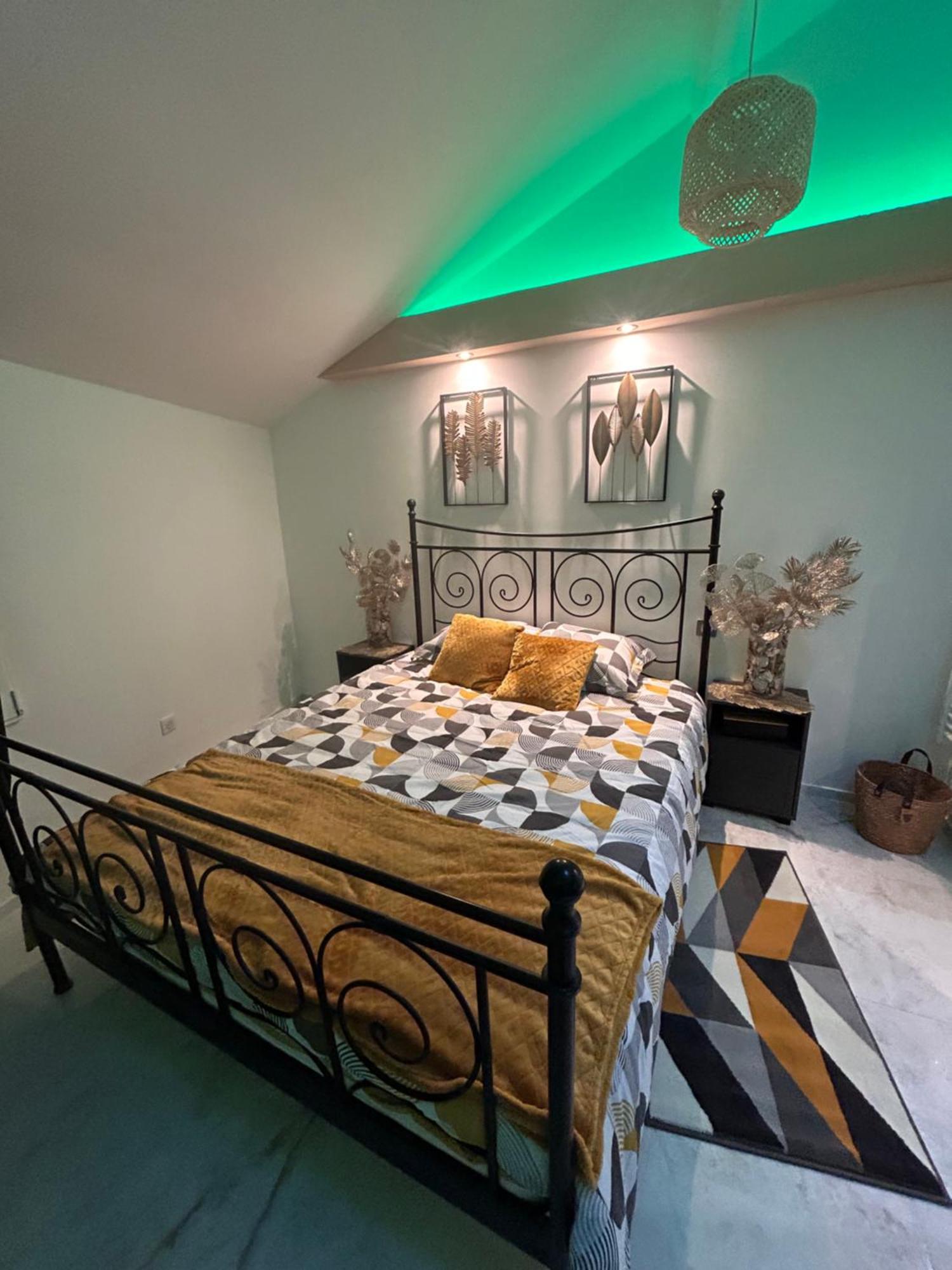 Spa Jacuzzi Moon White Vaudherland Zewnętrze zdjęcie